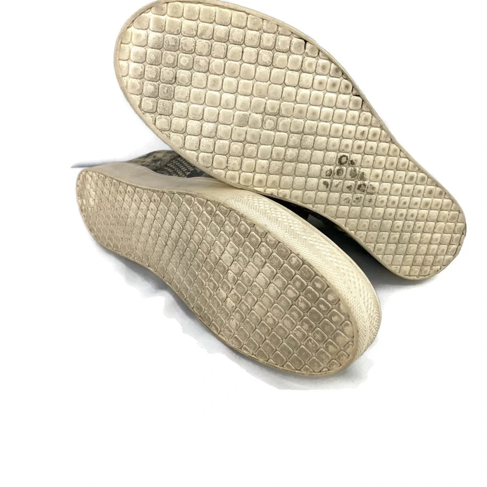 Steve Madden Zip Wedge Snake Skin Print Sneakers Round Toe Like New size 8
